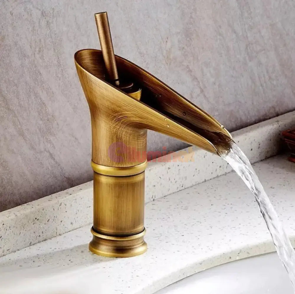 Baterie Lavoar Medie Bronz Antichizat Cascada 1764D Sink Faucet